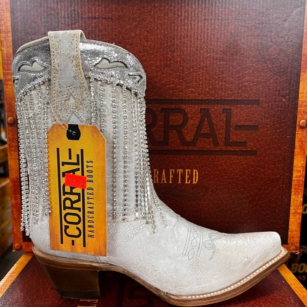 NWT Stunning distressed look white/grey Embellished Western Boots Crystal Fringe - Picture 3 of 16